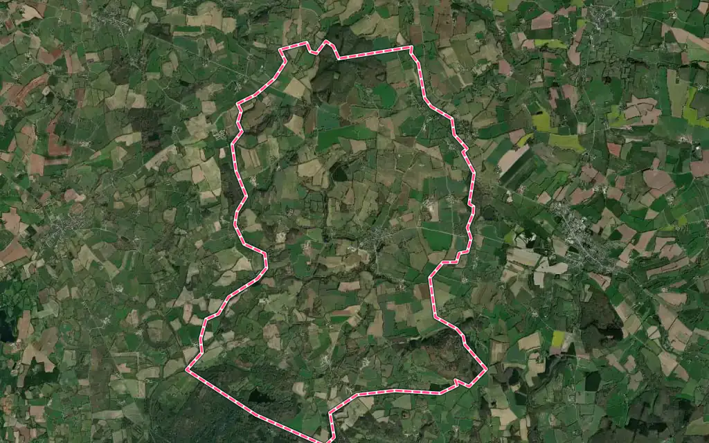 Vue satellite de Hambers avec ses contours administratifs