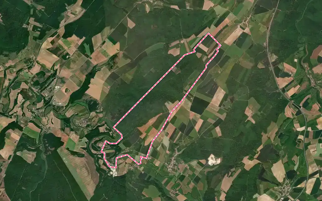 Vue satellite de Harchéchamp avec ses contours administratifs