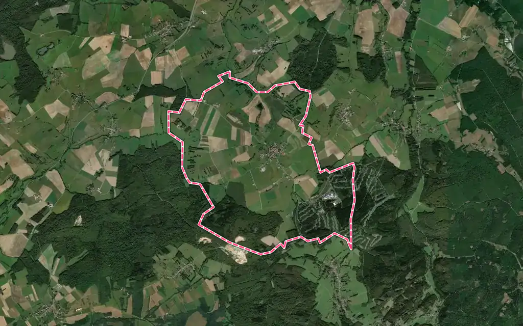 Vue satellite de Hattigny avec ses contours administratifs