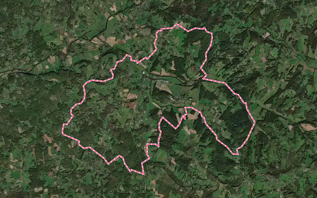 Vue satellite de Hautefort avec ses contours administratifs