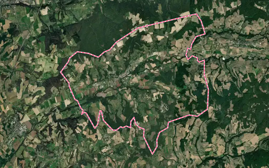 Vue satellite de Hauterives avec ses contours administratifs