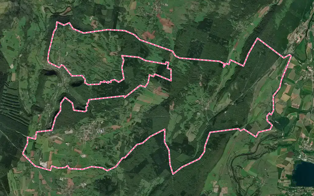 Vue satellite de Hauteroche avec ses contours administratifs