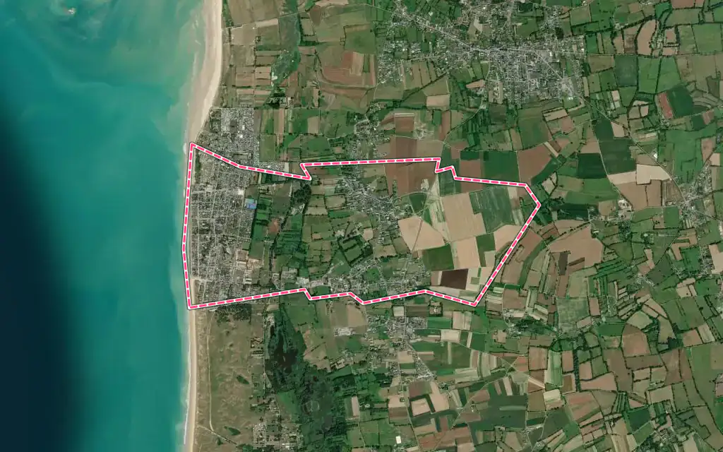 Vue satellite de Hauteville-sur-Mer avec ses contours administratifs