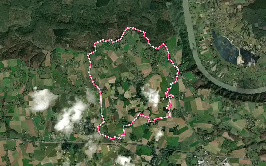 Vue satellite de Hauville avec ses contours administratifs