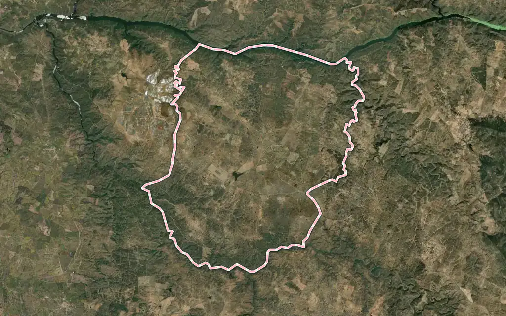 Vista satélite de Herrera de Alcántara con su contorno administrativo