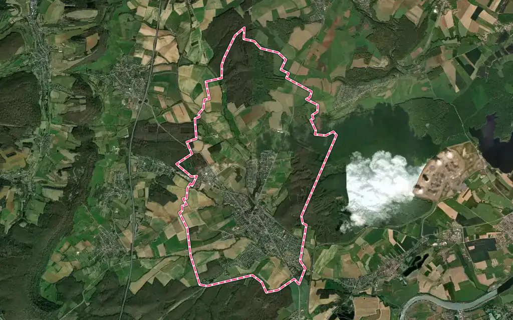 Vue satellite de Hettange-Grande avec ses contours administratifs