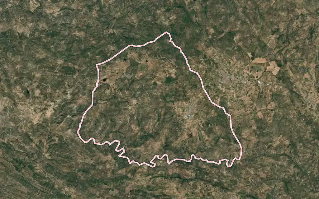 Vista satélite de Higuera la Real con su contorno administrativo