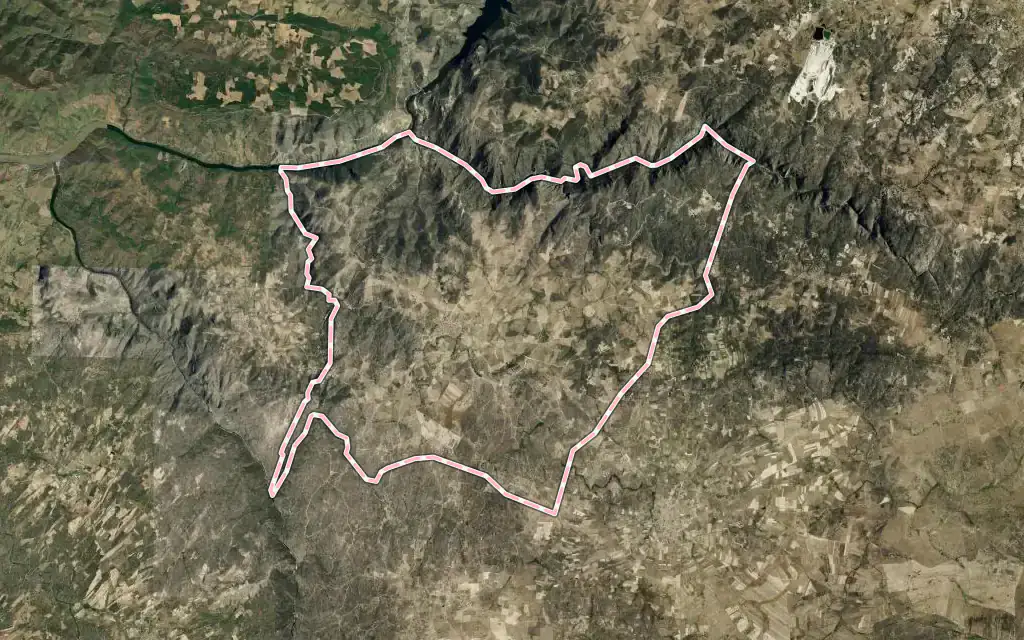 Vista satélite de Hinojosa de Duero con su contorno administrativo