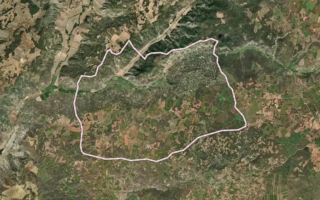 Vista satélite de Hontoba con su contorno administrativo
