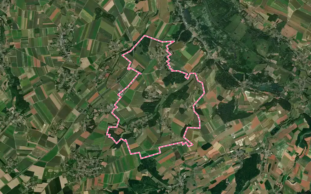 Vue satellite de Huchenneville avec ses contours administratifs