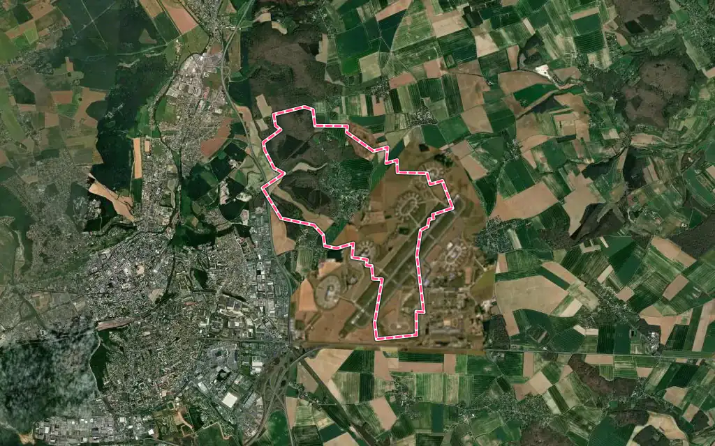 Vue satellite de Huest avec ses contours administratifs