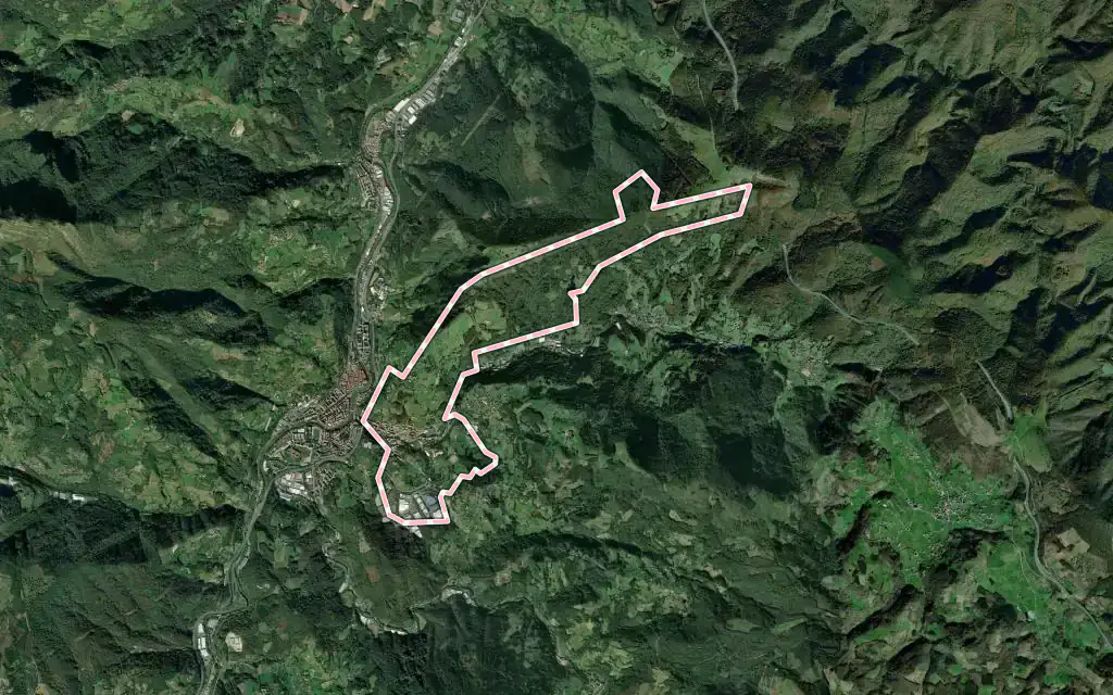 Vista satélite de Ibarra con su contorno administrativo