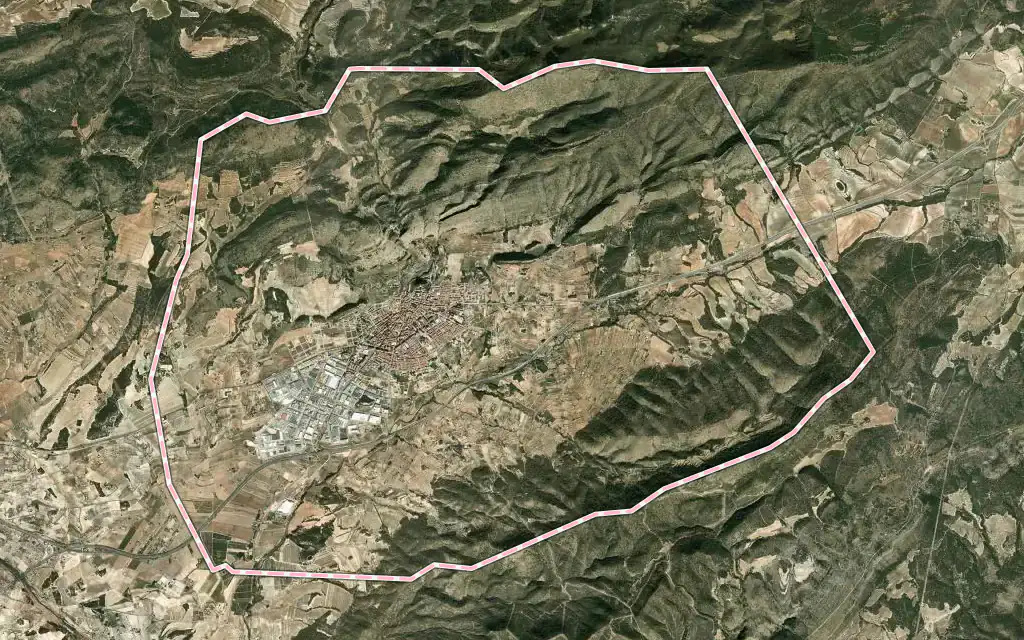 Vista satélite de Ibi con su contorno administrativo