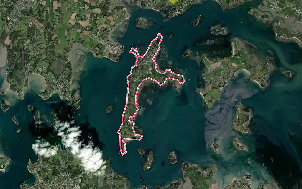Vue satellite de Île-aux-Moines avec ses contours administratifs