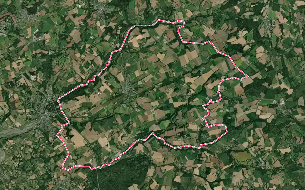 Vue satellite de Irvillac avec ses contours administratifs