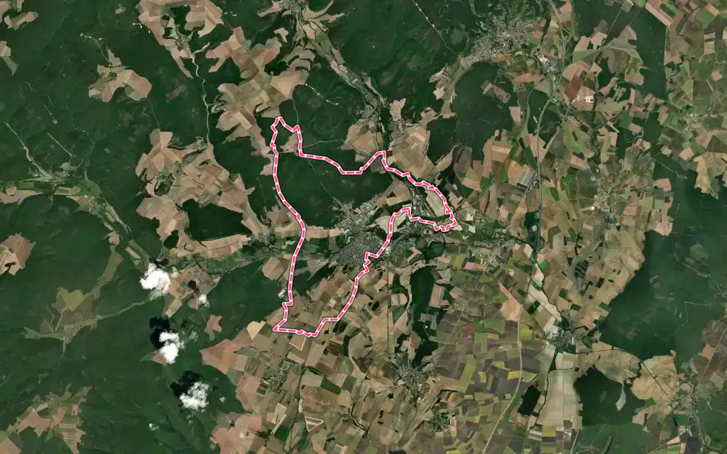Vue satellite de Is-sur-Tille avec ses contours administratifs