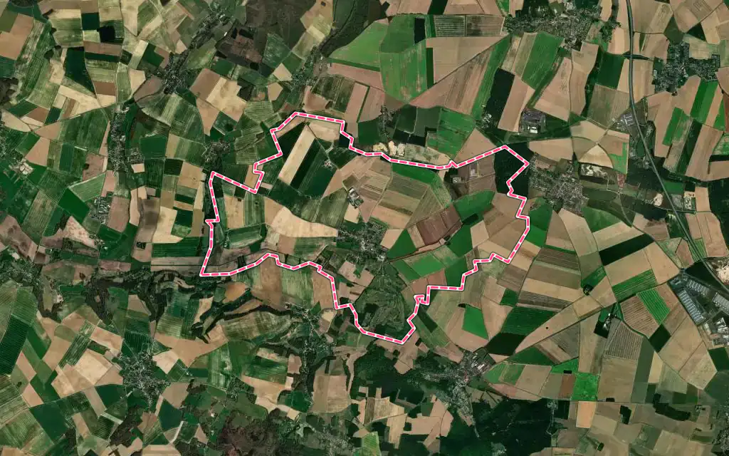 Vue satellite de Ivry-le-Temple avec ses contours administratifs