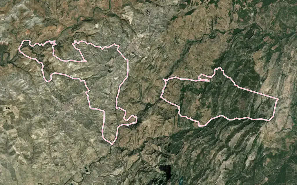 Vista satélite de Iznatoraf con su contorno administrativo