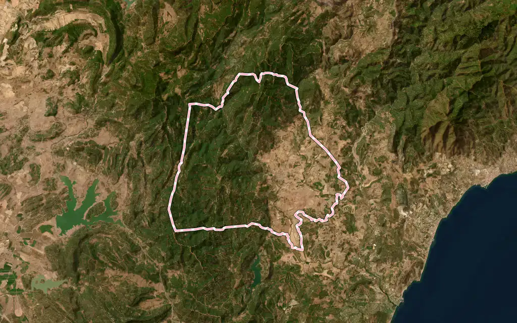 Vista satélite de Jimena de la Frontera con su contorno administrativo