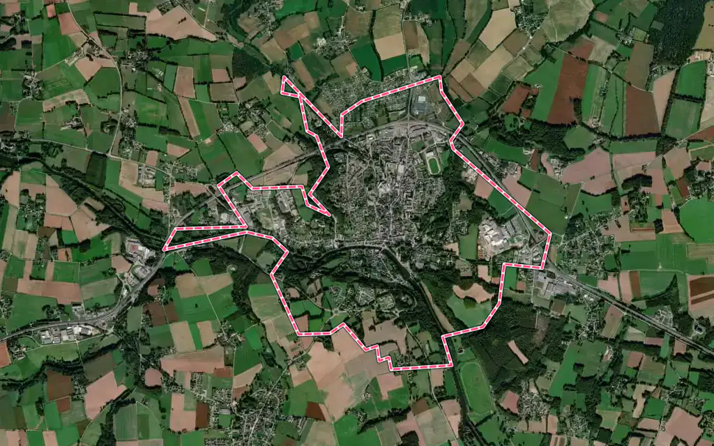 Vue satellite de Josselin avec ses contours administratifs