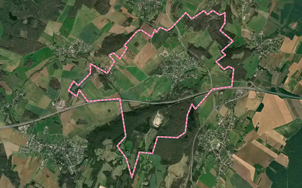 Vue satellite de Jouhe avec ses contours administratifs