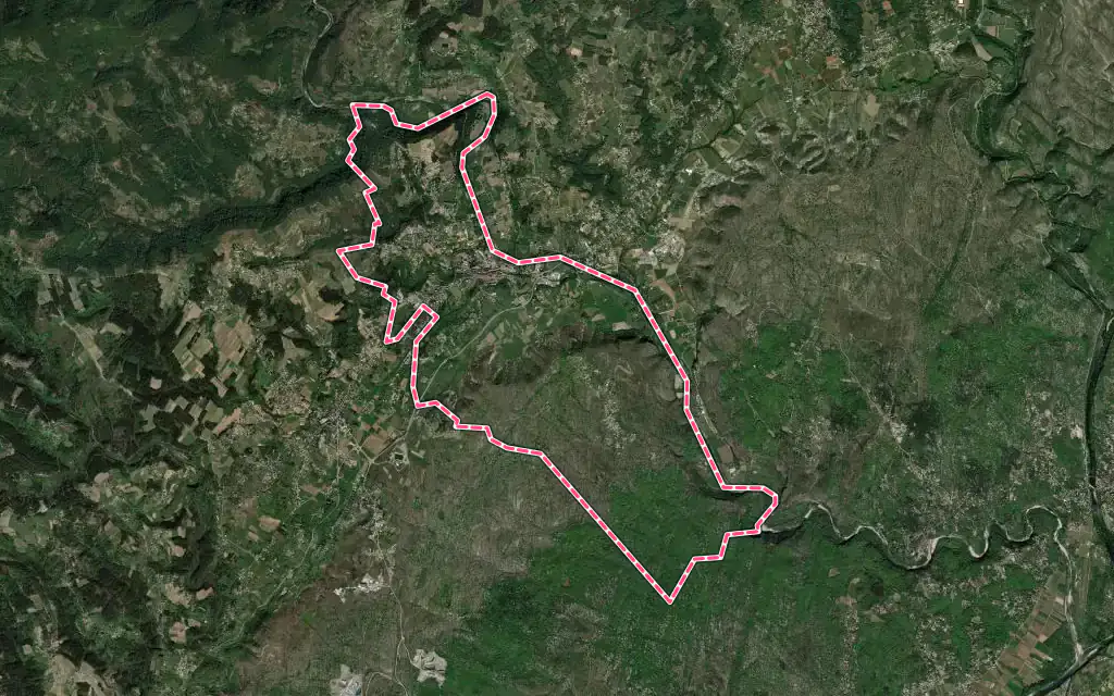 Vue satellite de Joyeuse avec ses contours administratifs