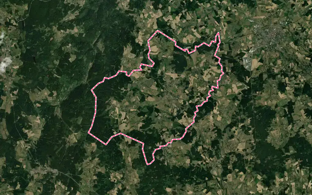 Vue satellite de Jullianges avec ses contours administratifs