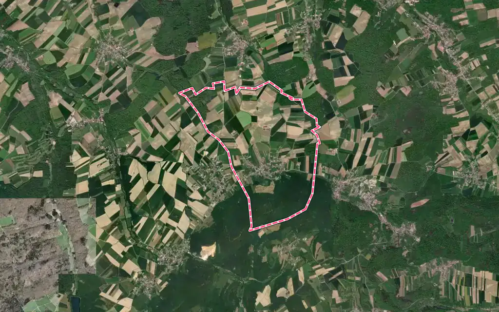 Vue satellite de Kœstlach avec ses contours administratifs