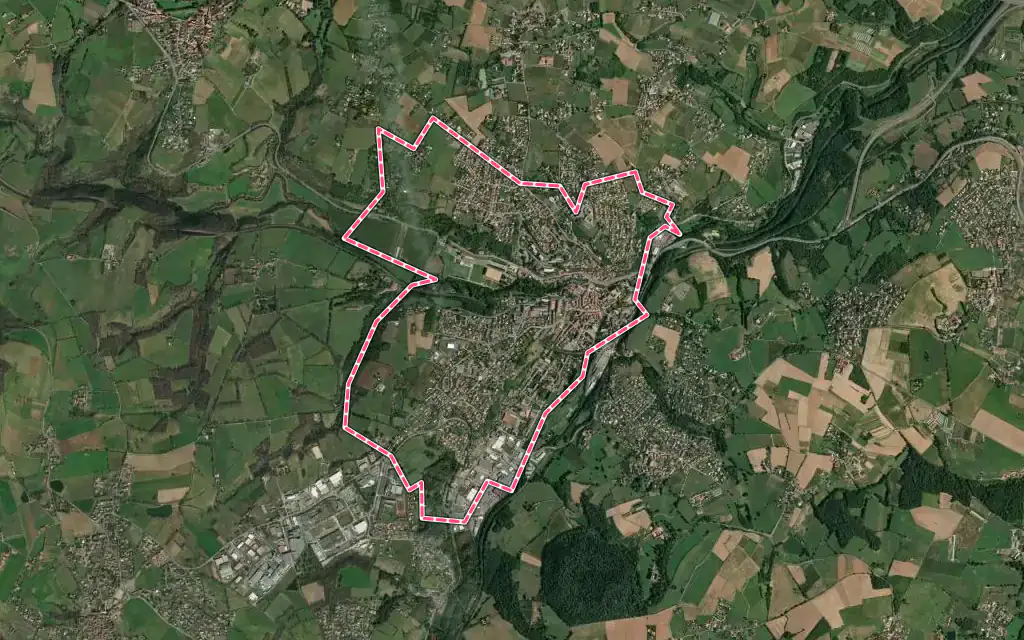 Vue satellite de L'Arbresle avec ses contours administratifs