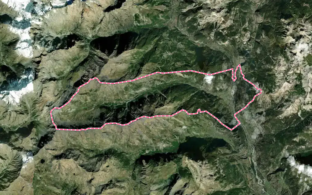 Vue satellite de L'Argentière-la-Bessée avec ses contours administratifs