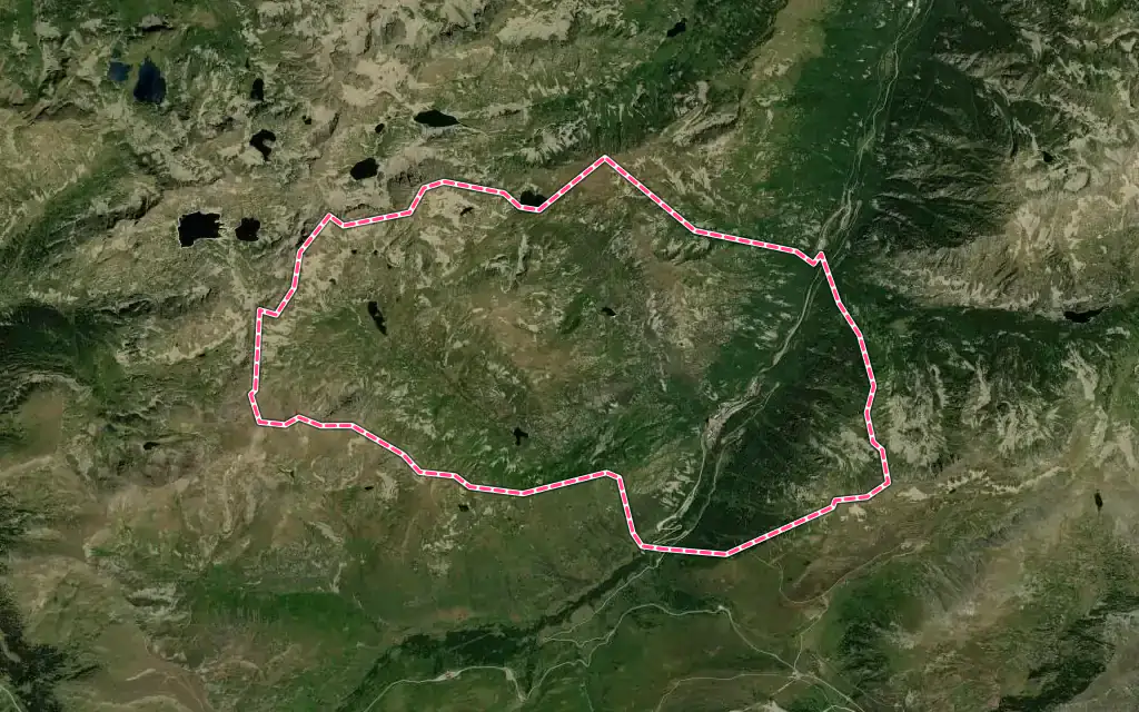 Vue satellite de L'Hospitalet-près-l'Andorre avec ses contours administratifs