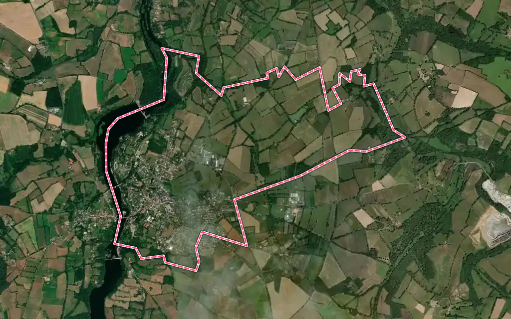 Vue satellite de L'Isle-Jourdain avec ses contours administratifs