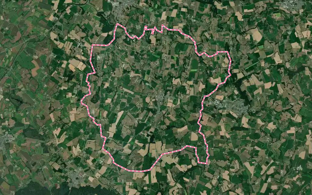 Vue satellite de La Bazouge-du-Désert avec ses contours administratifs