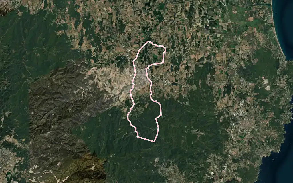 Vista satélite de la Bisbal d'Empordà con su contorno administrativo