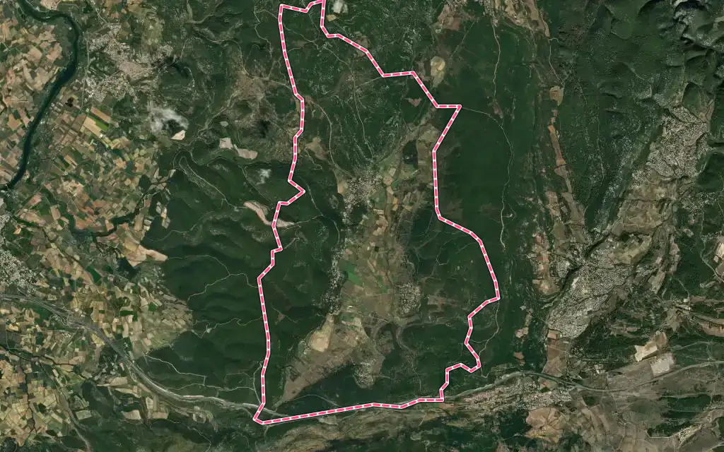 Vue satellite de La Boissière avec ses contours administratifs