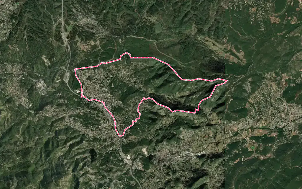 Vue satellite de La Bouilladisse avec ses contours administratifs