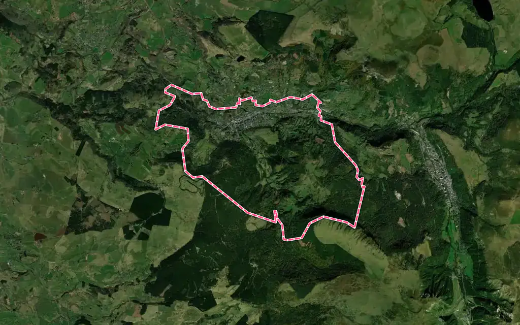 Vue satellite de La Bourboule avec ses contours administratifs