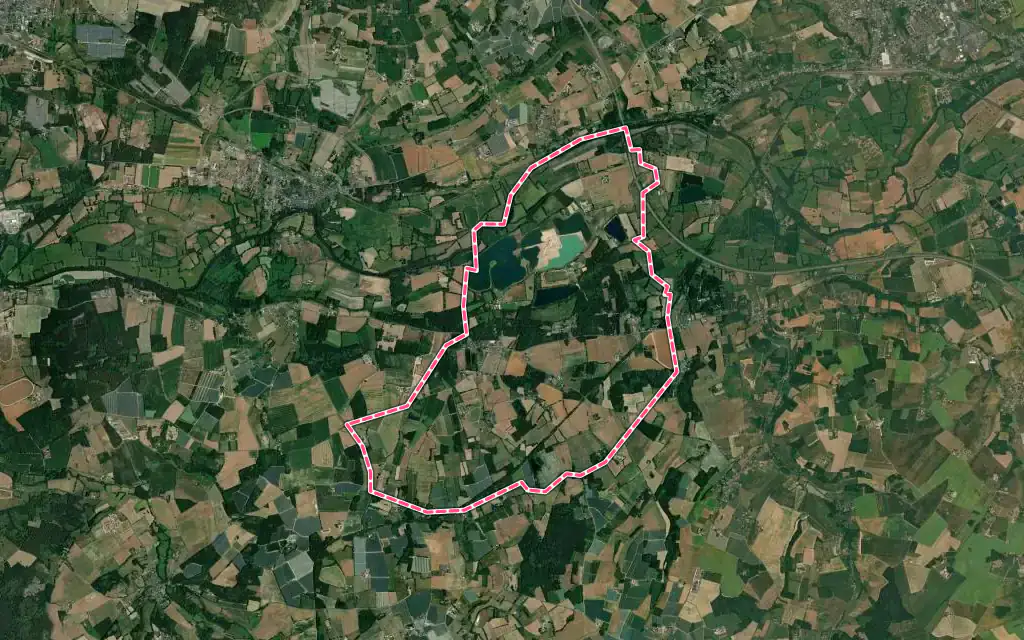 Vue satellite de La Bruère-sur-Loir avec ses contours administratifs