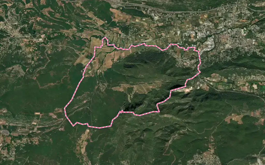 Vue satellite de La Celle avec ses contours administratifs