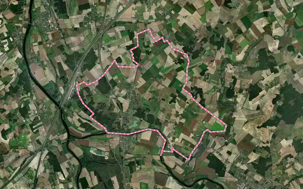 Vue satellite de La Celle-Saint-Avant avec ses contours administratifs