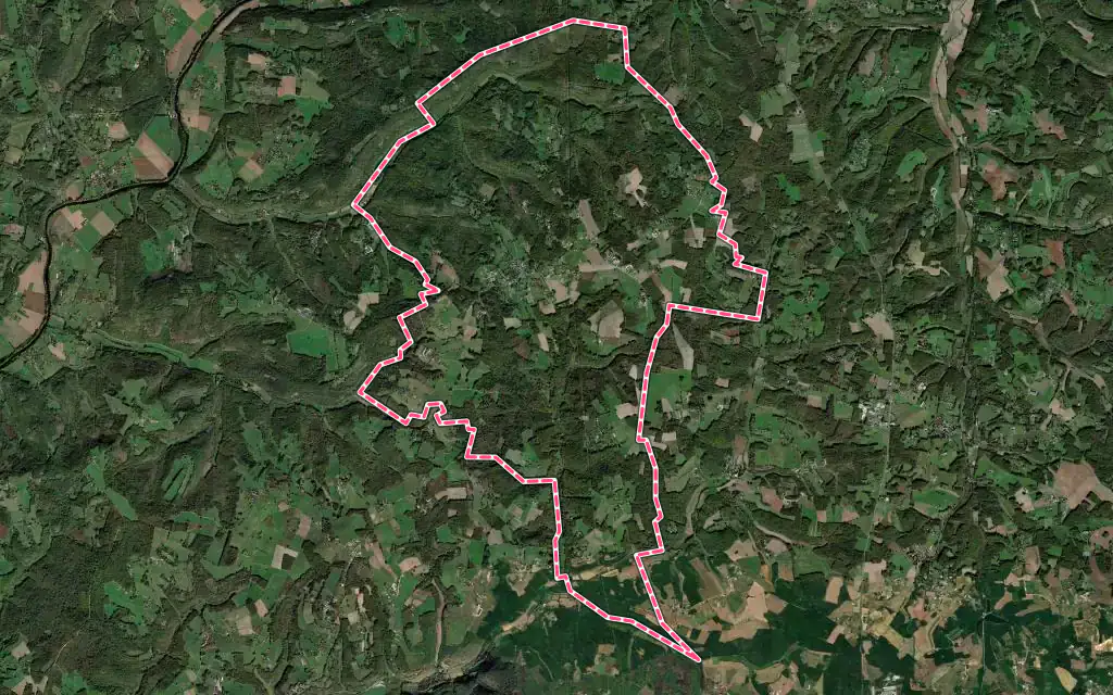 Vue satellite de La Chapelle-Aubareil avec ses contours administratifs