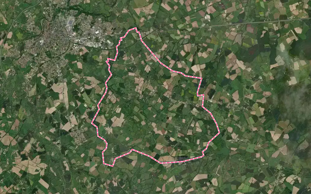 Vue satellite de La Chapelle-Bertrand avec ses contours administratifs