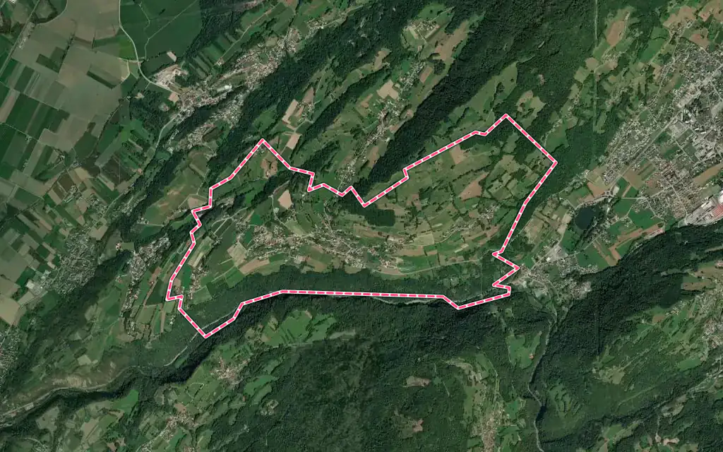 Vue satellite de La Chapelle-Blanche avec ses contours administratifs