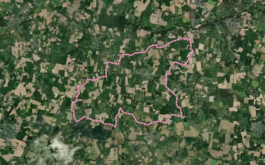 Vue satellite de La Chapelle-Chaussée avec ses contours administratifs