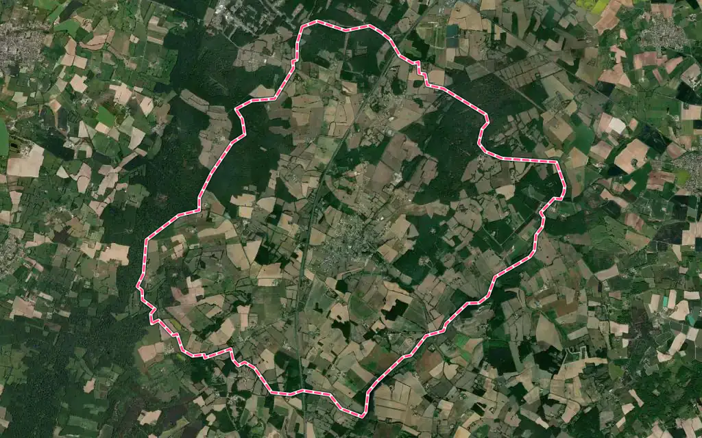 Vue satellite de La Chapelle-d'Aligné avec ses contours administratifs