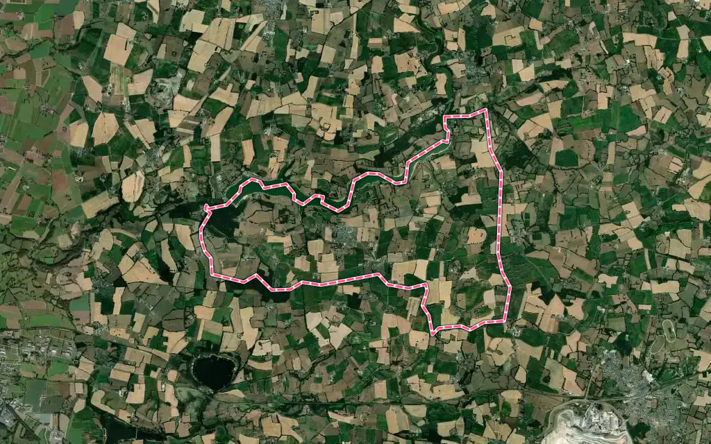 Vue satellite de La Chapelle-Erbrée avec ses contours administratifs