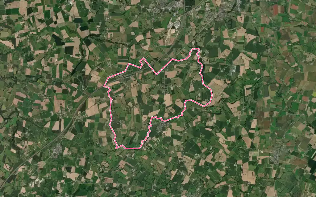 Vue satellite de La Chapelle-Saint-Aubert avec ses contours administratifs