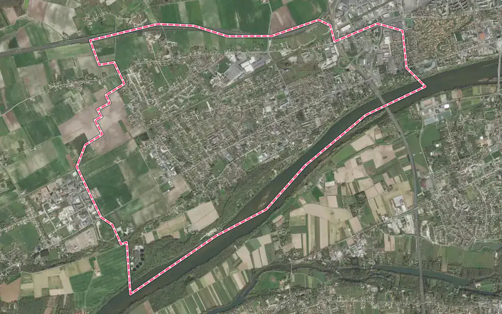 Vue satellite de La Chapelle-Saint-Mesmin avec ses contours administratifs