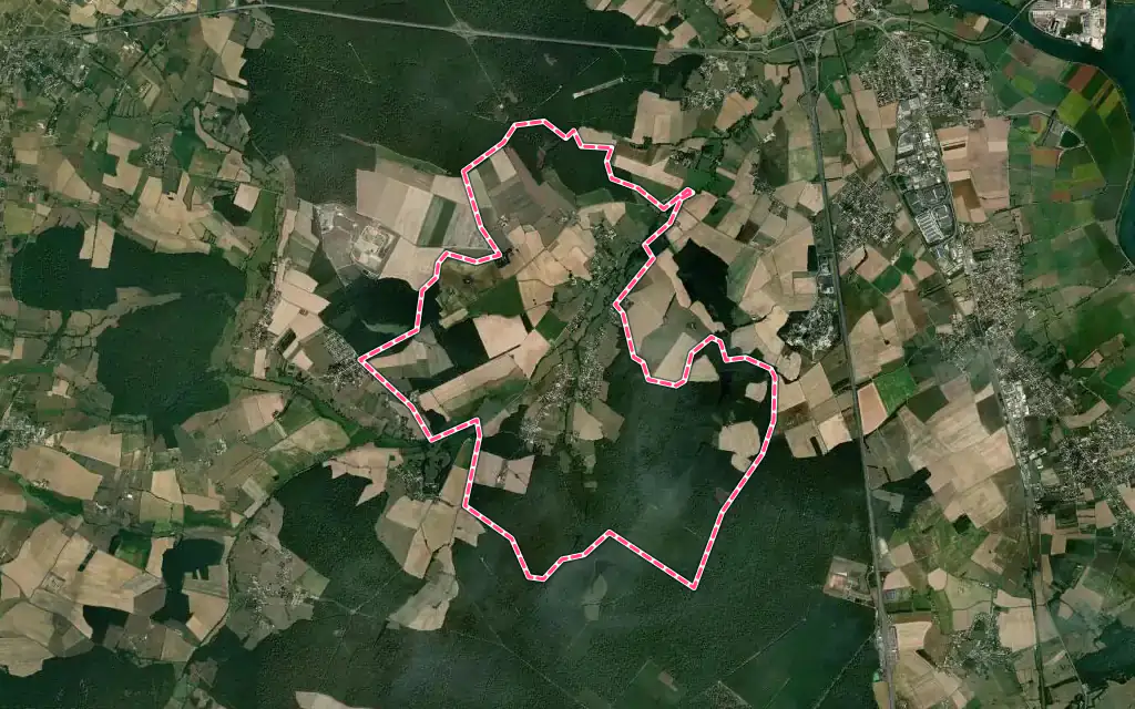 Vue satellite de La Charmée avec ses contours administratifs