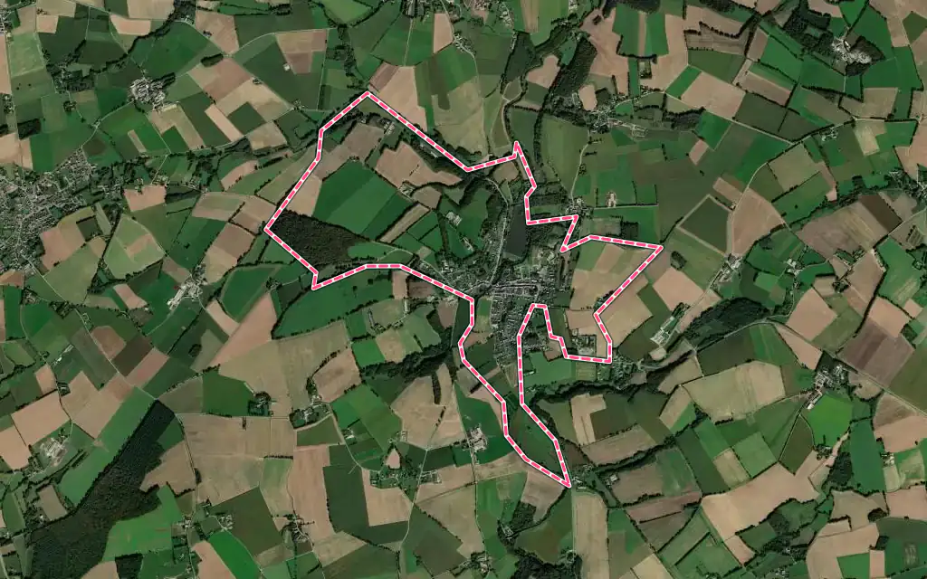 Vue satellite de La Chèze avec ses contours administratifs